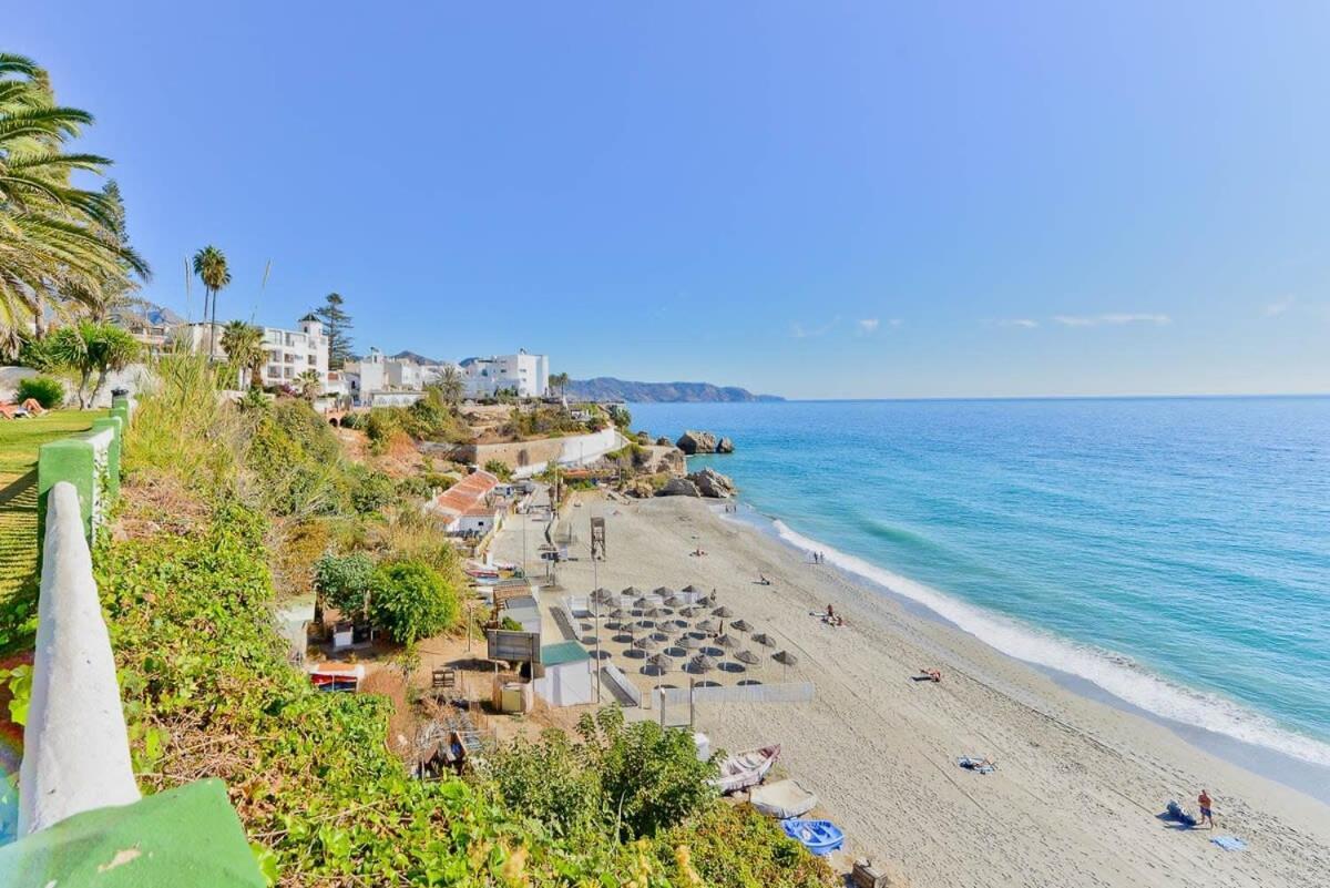 Acapulco Playa Apartment Нерха Екстериор снимка