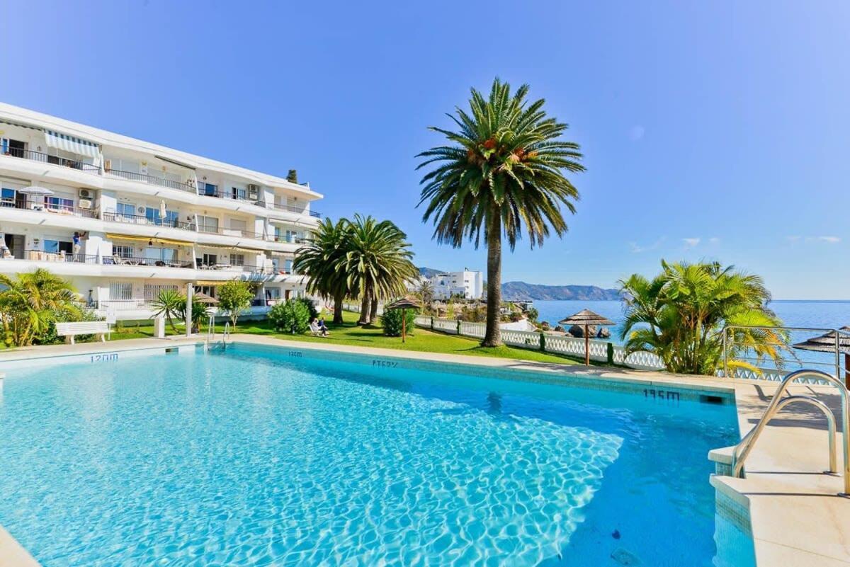 Acapulco Playa Apartment Нерха Екстериор снимка